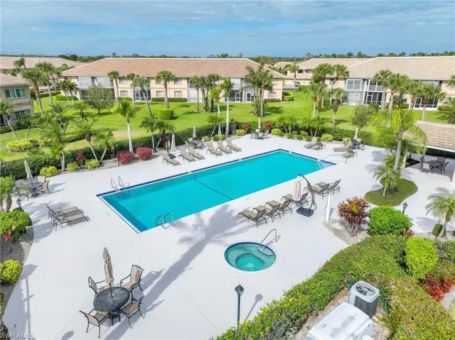 9113  Michael  CIR, Naples, FL 34113