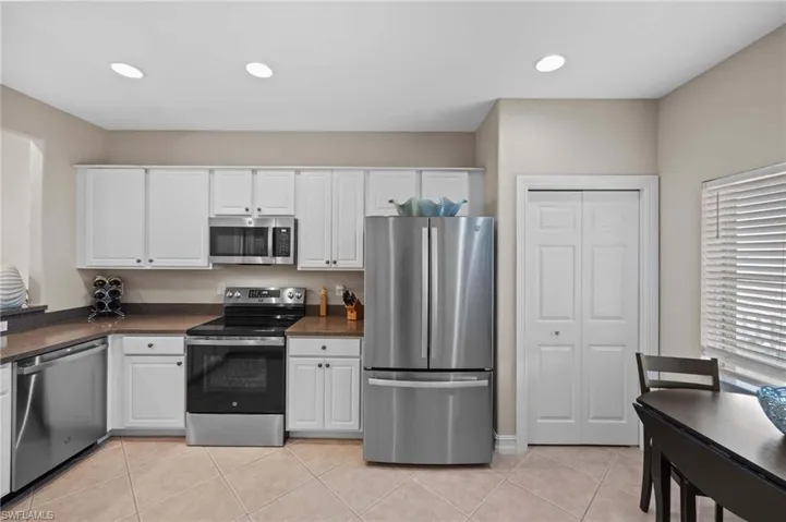 9113  Michael  CIR, Naples, FL 34113
