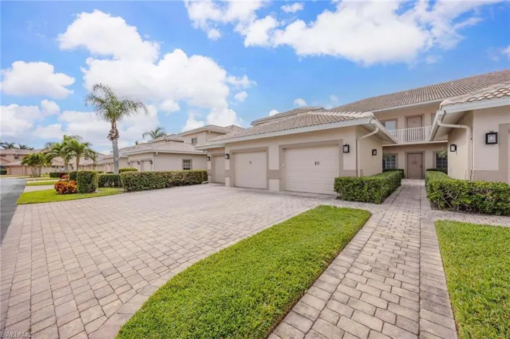 9113  Michael  CIR, Naples, FL 34113