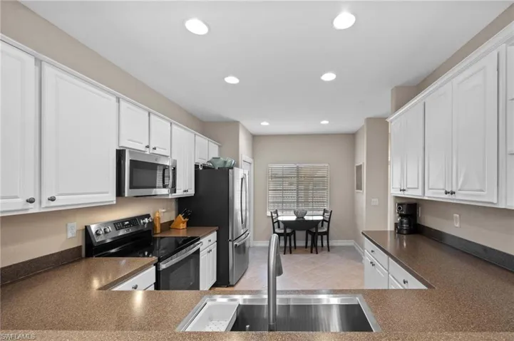 9113  Michael  CIR, Naples, FL 34113