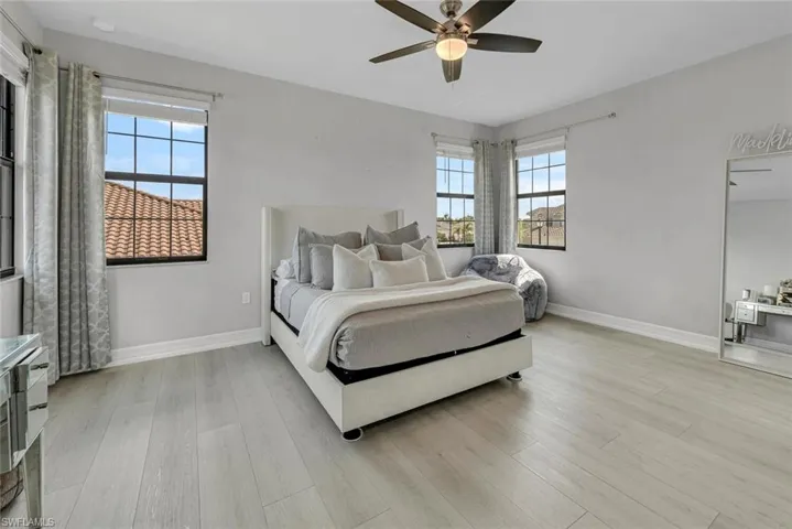 Ensuite Bedroom 1 (upstairs)
