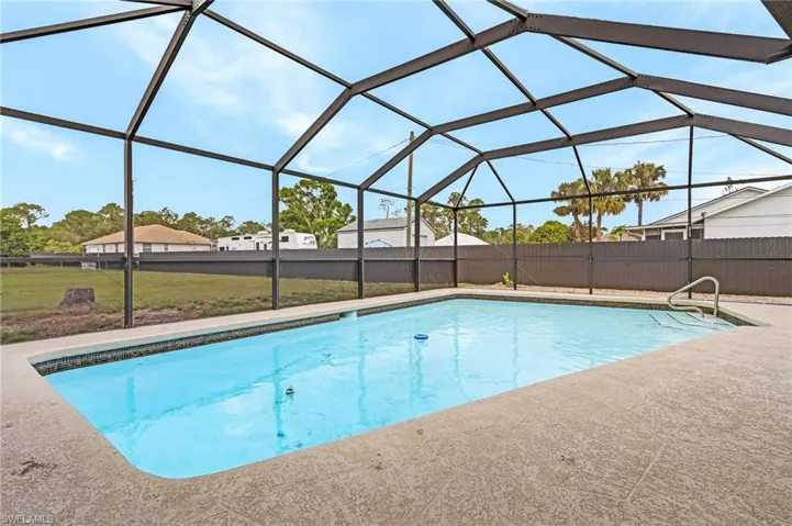 201 Mcarthur Ave, Lehigh Acres Fl 33936