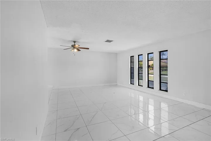 201 Mcarthur Ave, Lehigh Acres Fl 33936