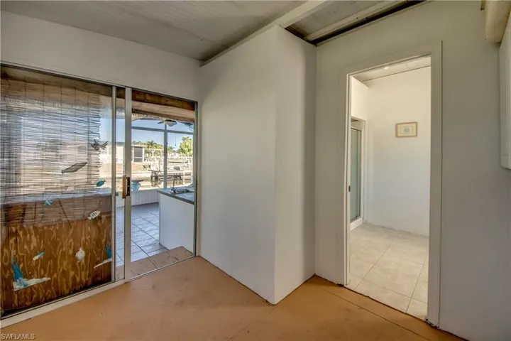 Office/craft room/guest room
