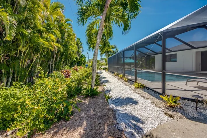 1022 Lindgren Blvd, Sanibel, Florida 33957
