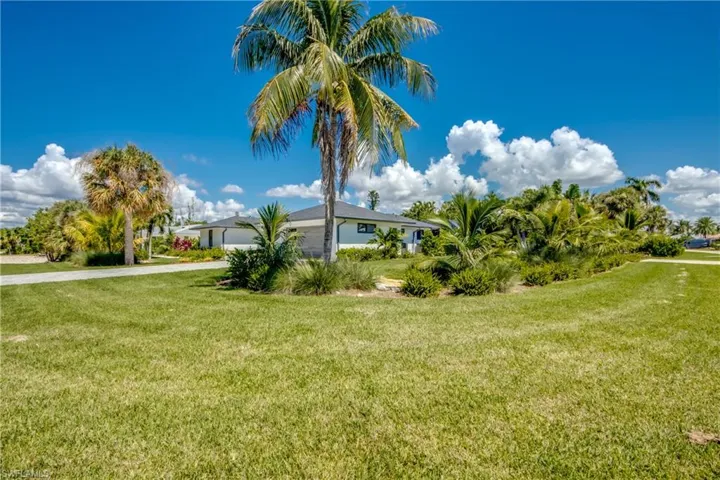 1022 Lindgren Blvd, Sanibel, Florida 33957