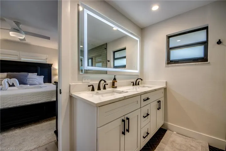 1022 Lindgren Blvd, Sanibel, Florida 33957