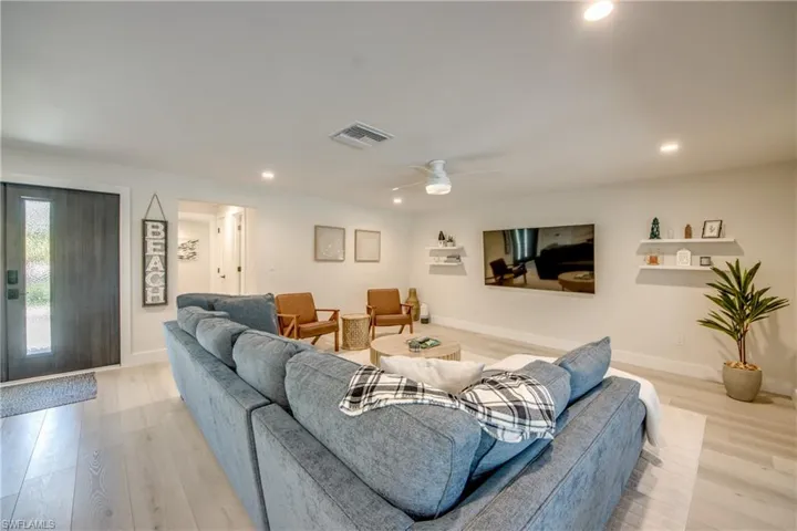 1022 Lindgren Blvd, Sanibel, Florida 33957