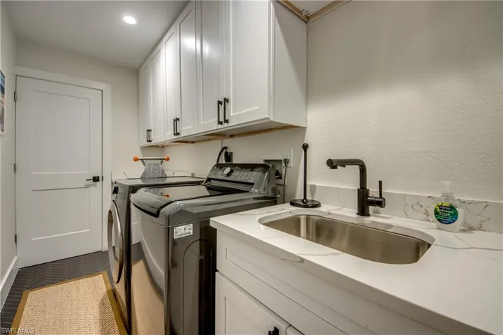 1022 Lindgren Blvd, Sanibel, Florida 33957