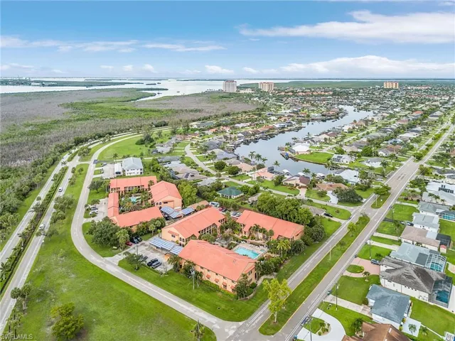 Walk or Bike to Tarpon Point Marina, Dog Park, Etc.