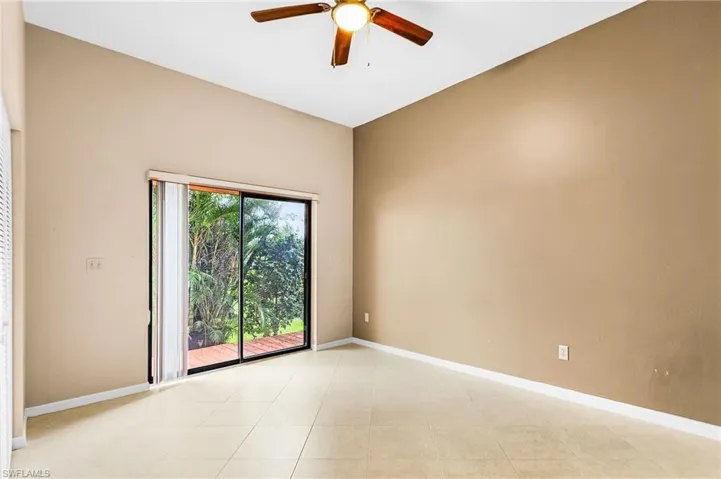 Main Bedroom w Slider to Outside