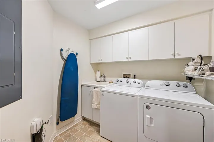 1001  Arbor Lake  DR, Naples, FL 34110
