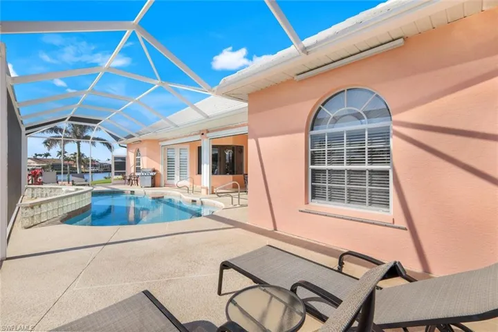 Screen pool with side area for chairs or table