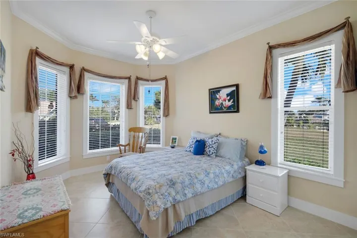 Guest bedroom 1