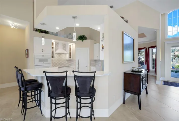 Kitchen bar