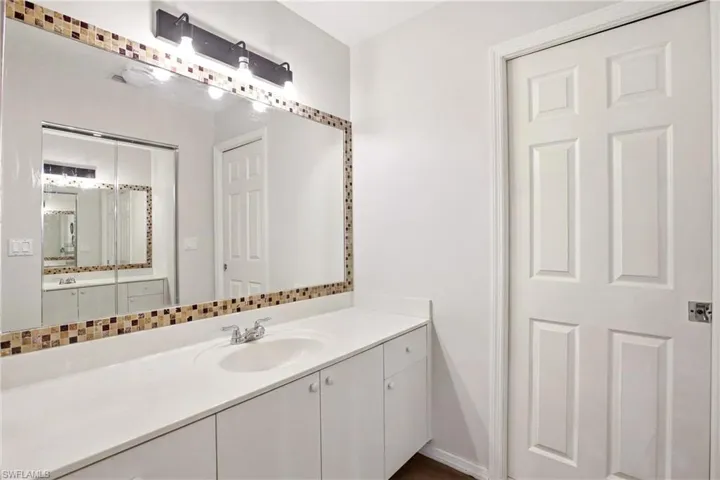 505 Windsor Sq 201, Naples, Florida 34104