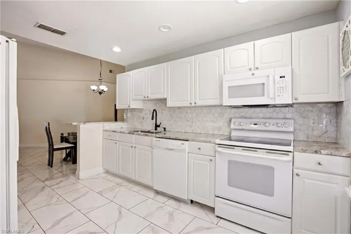 505 Windsor Sq 201, Naples, Florida 34104