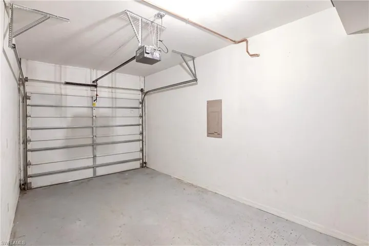 505 Windsor Sq 201, Naples, Florida 34104