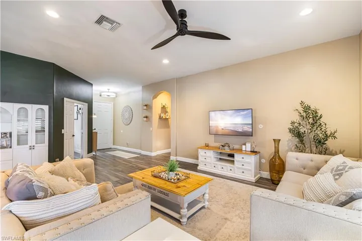 12874 Timber Ridge Dr, Fort Myers, Florida 33913