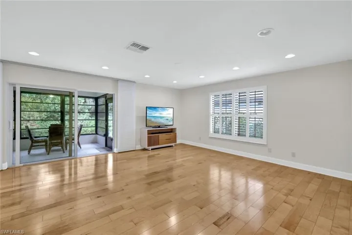The beauty of the natural maple hardwood floor is waiting for your decorating touches!