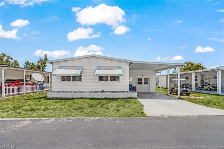 653  Future  DR, North Fort Myers, FL 33917