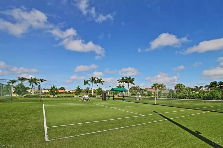 Royal Woood tennis court