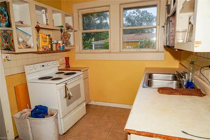 1117  Rose  AVE, Fort Myers, FL 33916