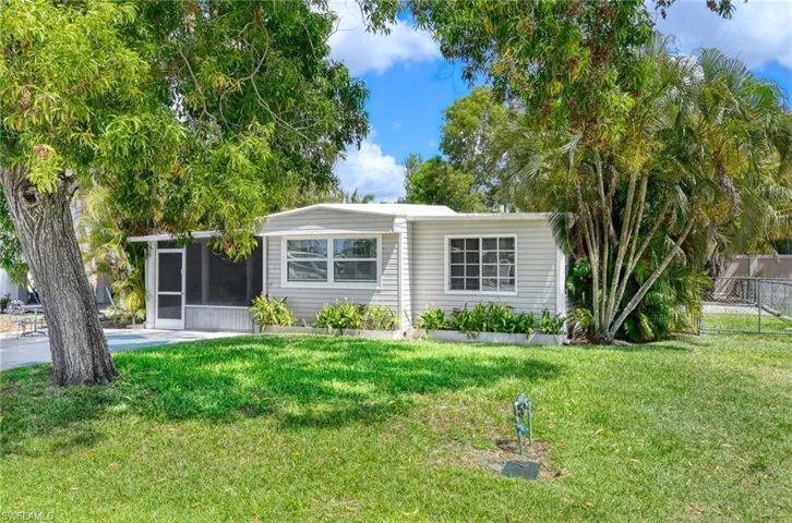 3  Sonderhen  DR, Naples, FL 34114