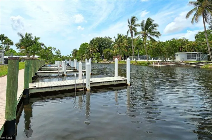 3  Sonderhen  DR, Naples, FL 34114