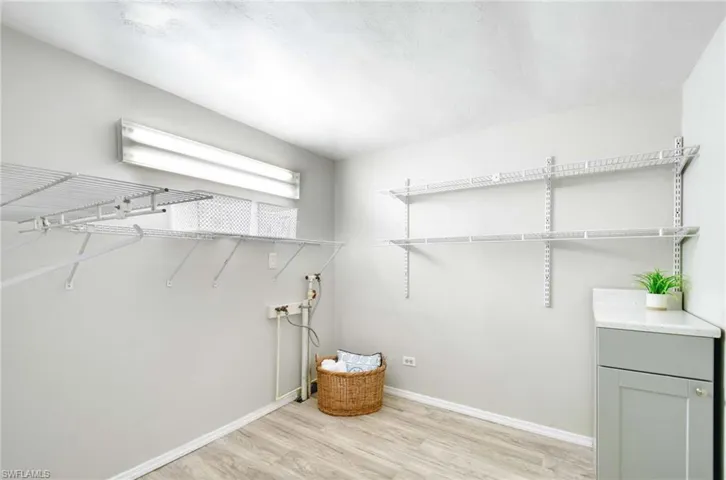 3  Sonderhen  DR, Naples, FL 34114