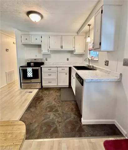 730 Knotty Pine Cir, North Fort Myers, Florida 33917