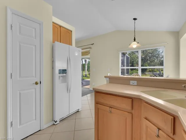 Kitchen w/ Pantry