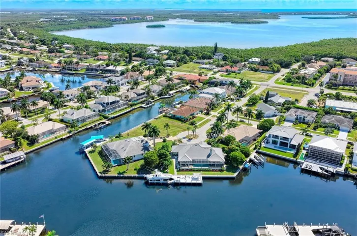 60 Covewood Ct, Marco Island, Florida 34145