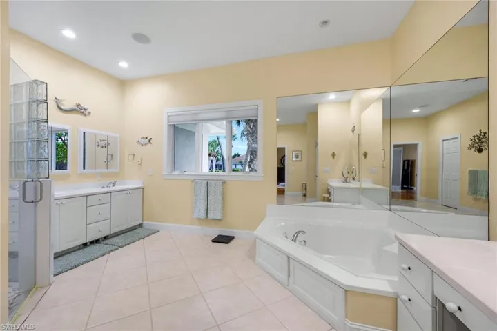 60 Covewood Ct, Marco Island, Florida 34145