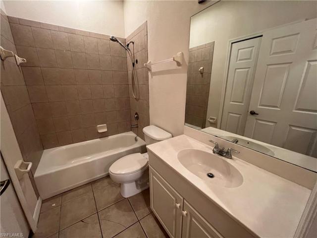 19915  Lake Vista  CIR, LEHIGH ACRES, FL 33936