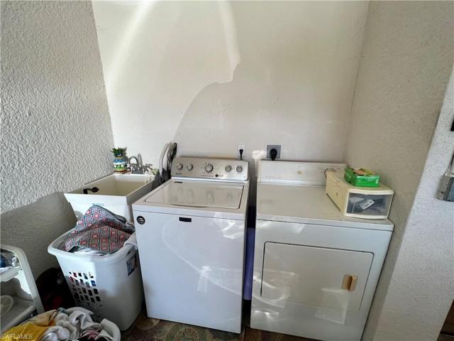 19915  Lake Vista  CIR, LEHIGH ACRES, FL 33936