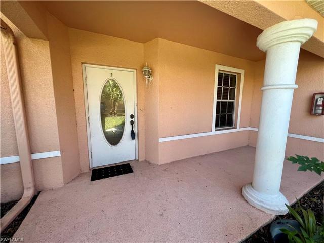 19915  Lake Vista  CIR, LEHIGH ACRES, FL 33936