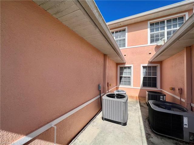 19915  Lake Vista  CIR, LEHIGH ACRES, FL 33936