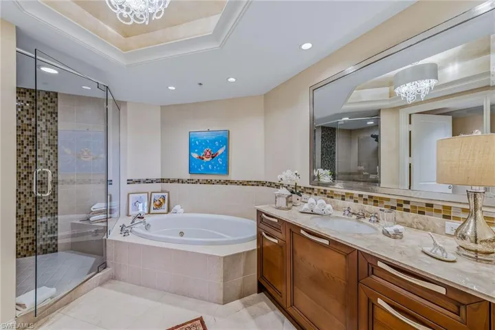 13675 Vanderbilt Dr 707, Naples, Florida 34110