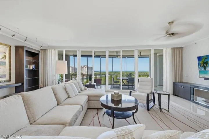 13675 Vanderbilt Dr 707, Naples, Florida 34110