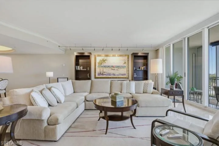 13675 Vanderbilt Dr 707, Naples, Florida 34110