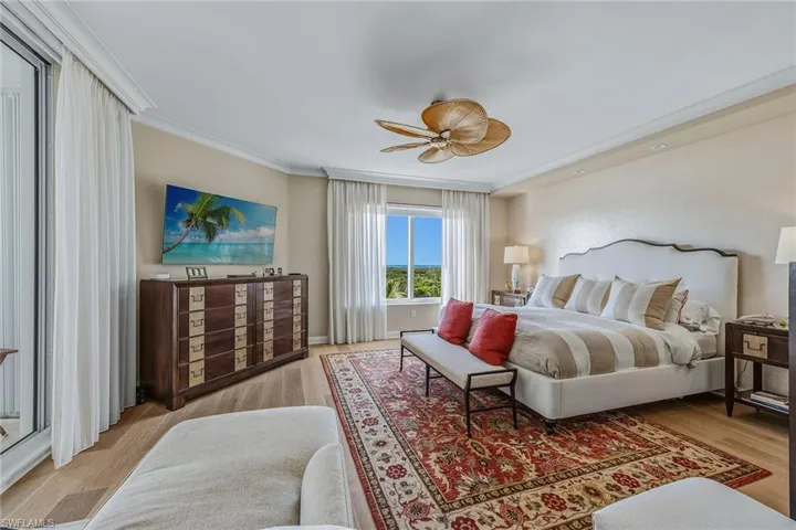 13675 Vanderbilt Dr 707, Naples, Florida 34110