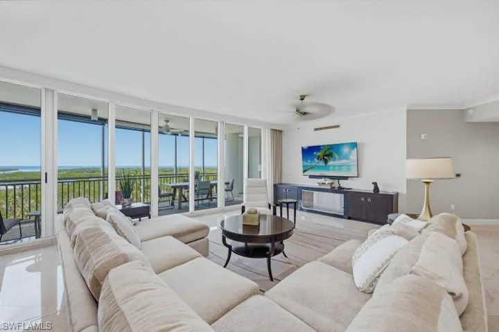 13675 Vanderbilt Dr 707, Naples, Florida 34110