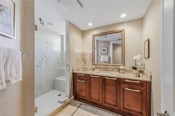 13675 Vanderbilt Dr 707, Naples, Florida 34110