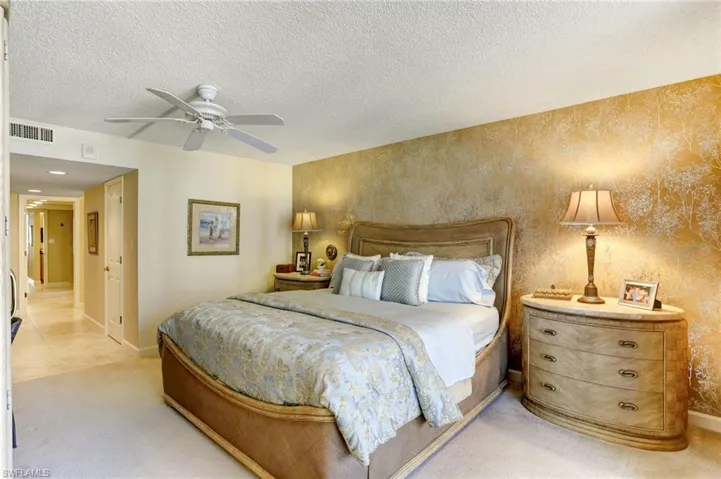 Master Suite with King bed
