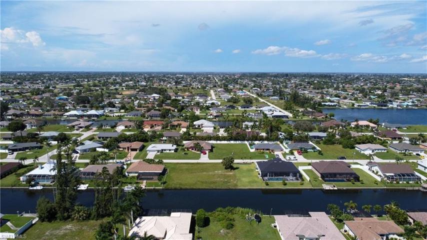 1317 SW 4th PL, CAPE CORAL FL 33991