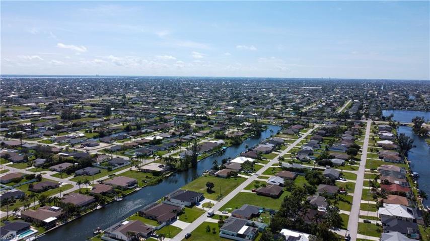 1317 SW 4th PL, CAPE CORAL FL 33991