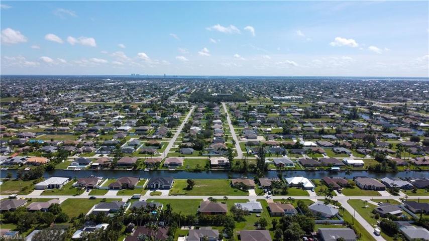 1317 SW 4th PL, CAPE CORAL FL 33991
