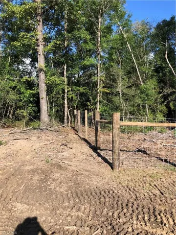 1669  Lawrence  RD, Bonifay, FL 32428