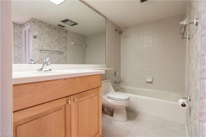 2069 W Lakeview  BLVD, North Fort Myers, FL 33903